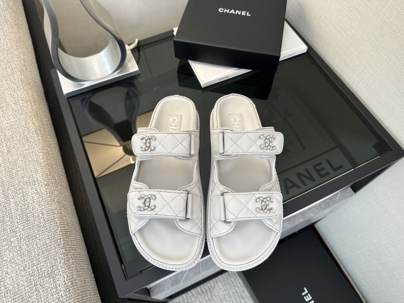 Белые босоножки Chanel