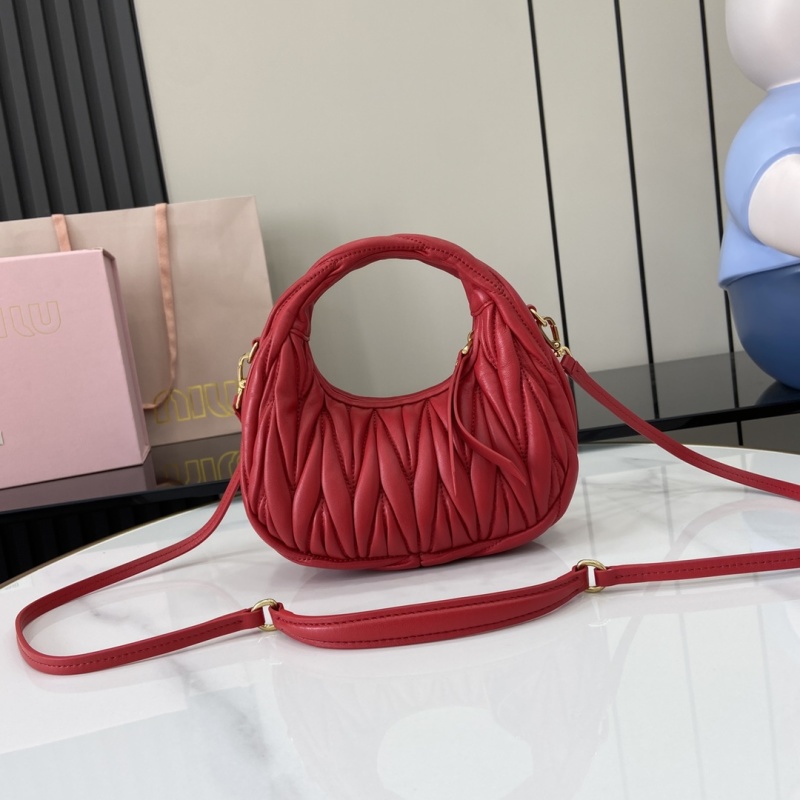 Сумка Miu Miu красная с логотипом