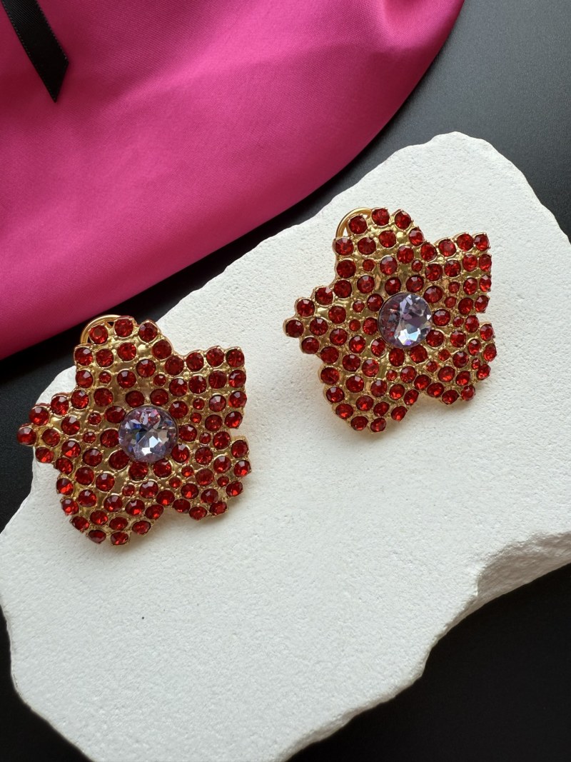 Серьги-цветы с красными кристаллами Schiaparelli