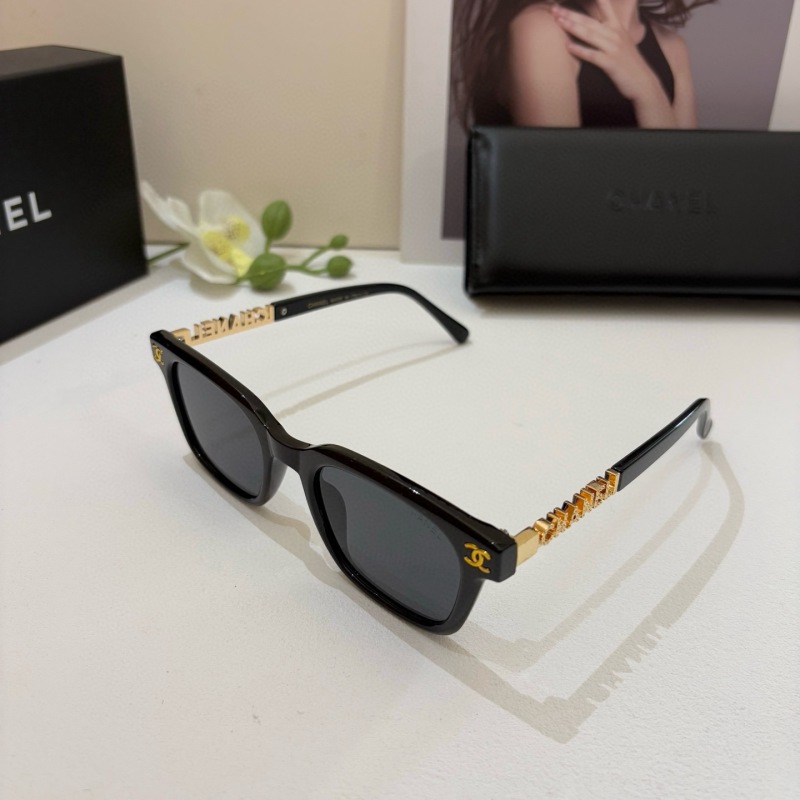 Солнцезащитные очки CHANEL
