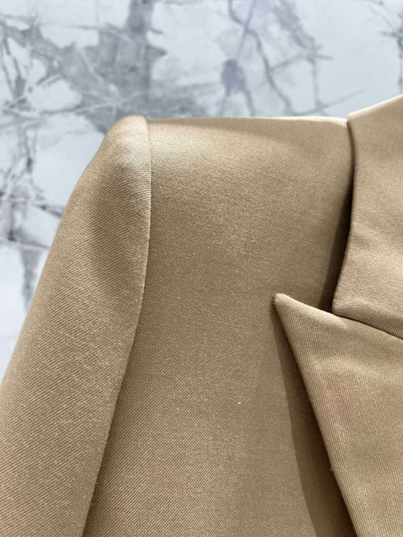 Женский пиджак Saint Laurent бежевый двубортный