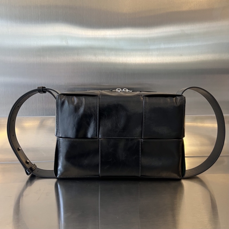 Мужская плетеная сумка Bottega Veneta