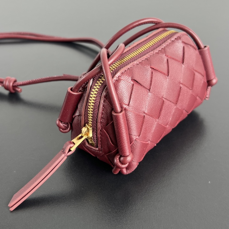Мини-сумка Bottega Veneta плетеная из кожи