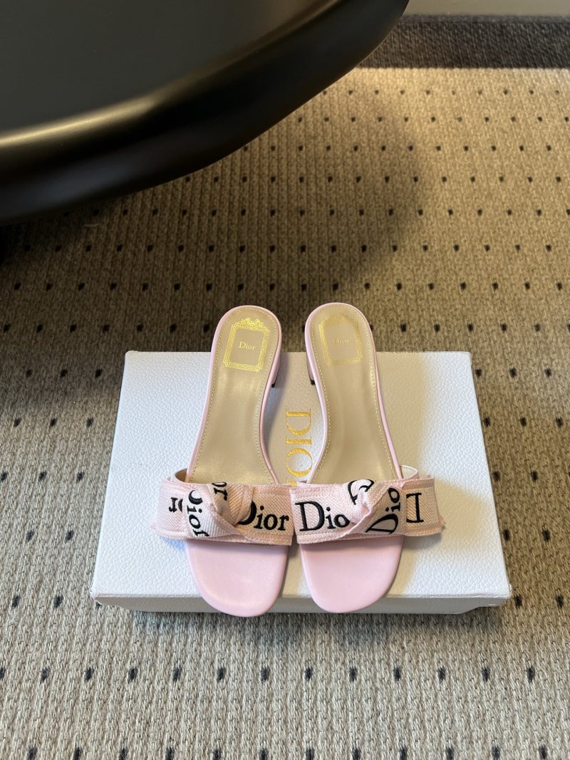 Женские розовые шлепанцы Dior с логотипом