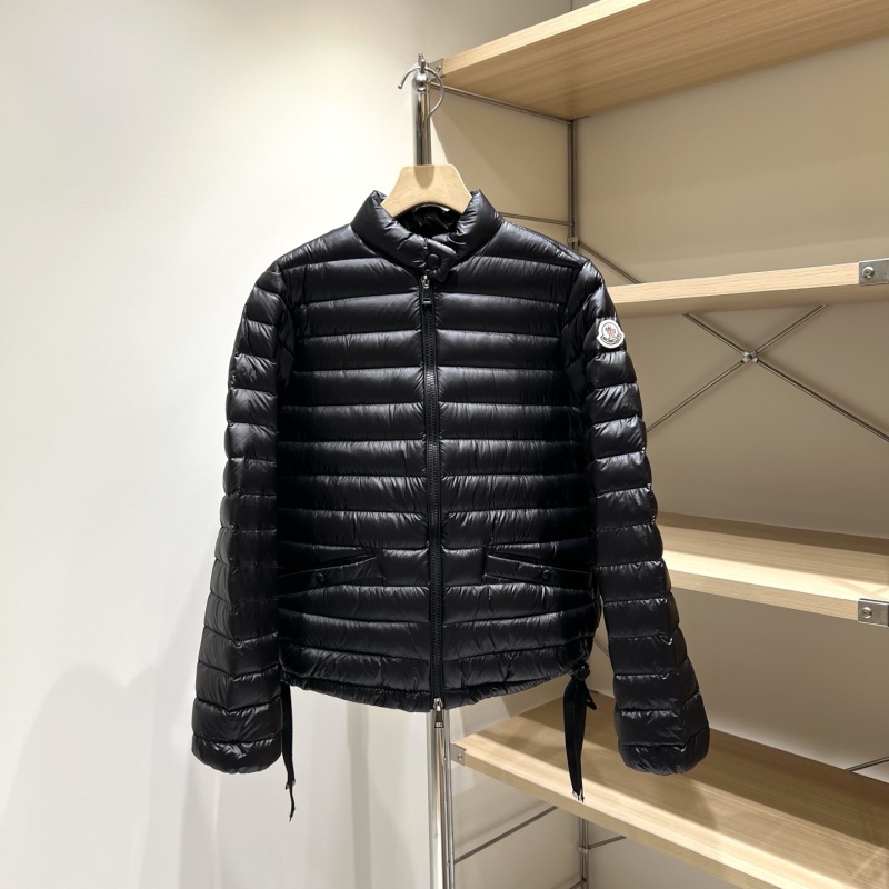 Пуховик Moncler