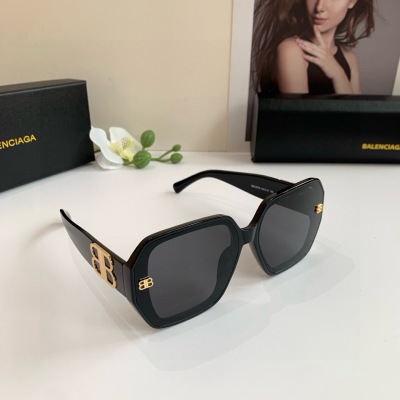 Солнцезащитные очки Balenciaga квадратной формы