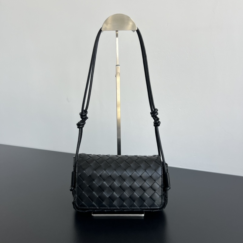 Сумка Bottega Veneta Notturno с плетением Intrecciato, цвет черный