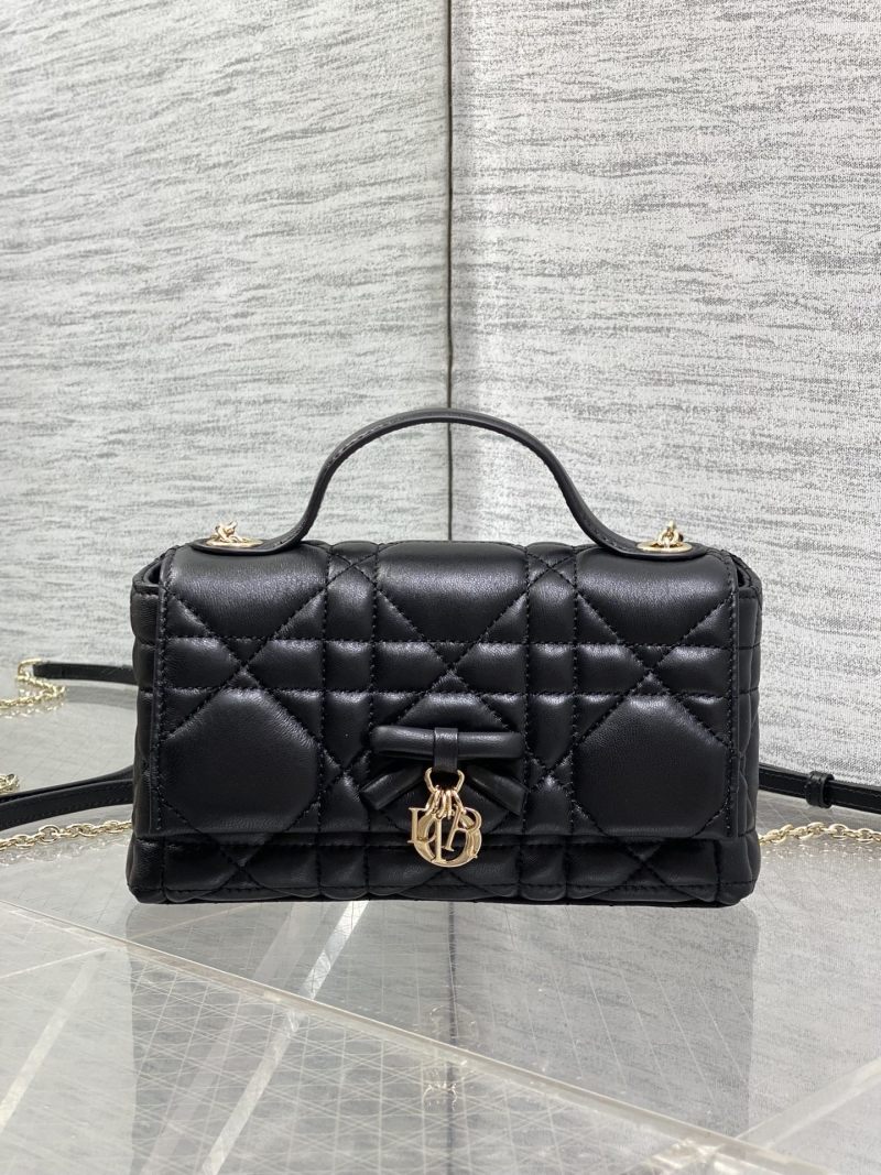 Черная сумка Dior с цепочкой и ручкой