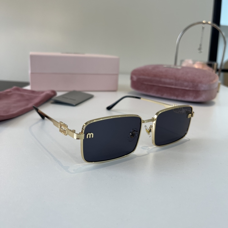 Солнцезащитные очки Miu Miu женские квадратные золотые