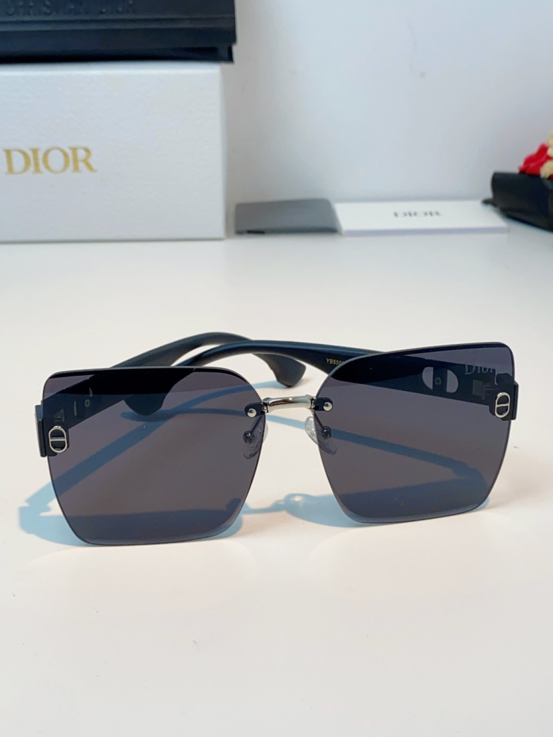 Солнцезащитные очки Dior без оправы квадратной формы