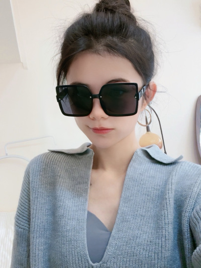 Солнцезащитные очки Dior CD2727