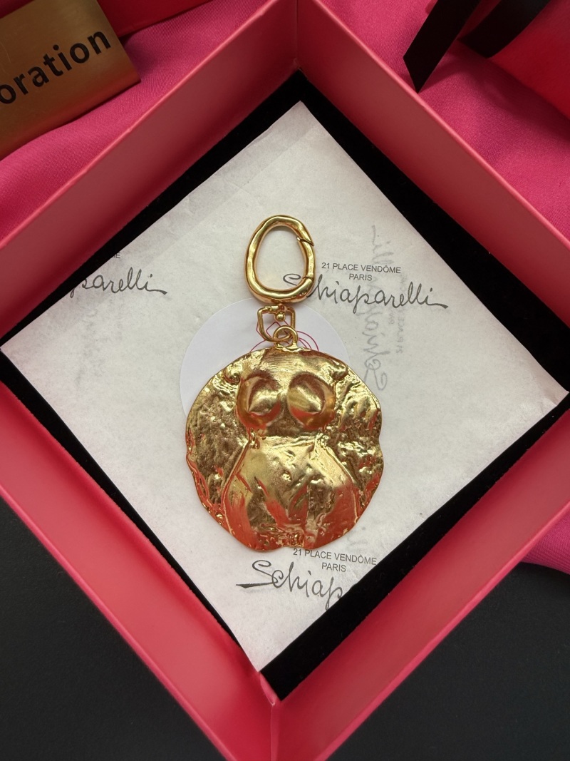 Подвеска в виде совы Schiaparelli