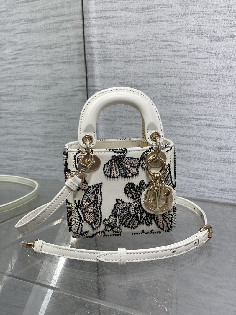 Сумка Lady Dior с бисером белый