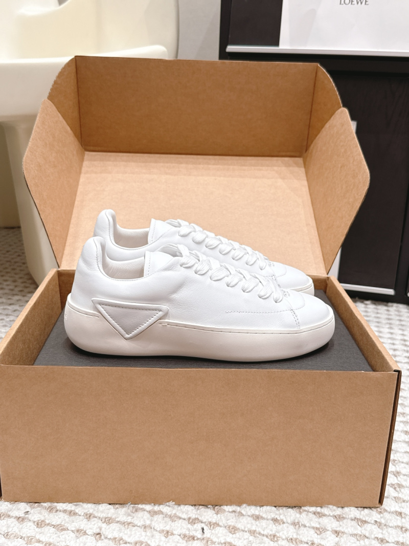 Кроссовки Prada 26s белые