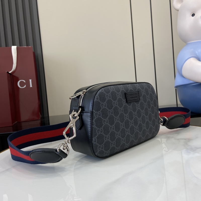 Сумка Gucci с монограммой и ремнем