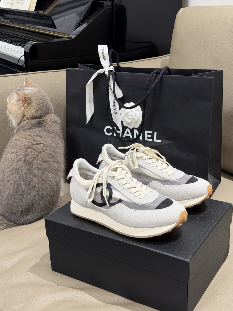 Кроссовки Chanel серо-белые