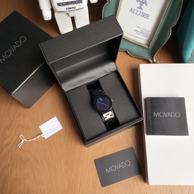 Часы Movado
