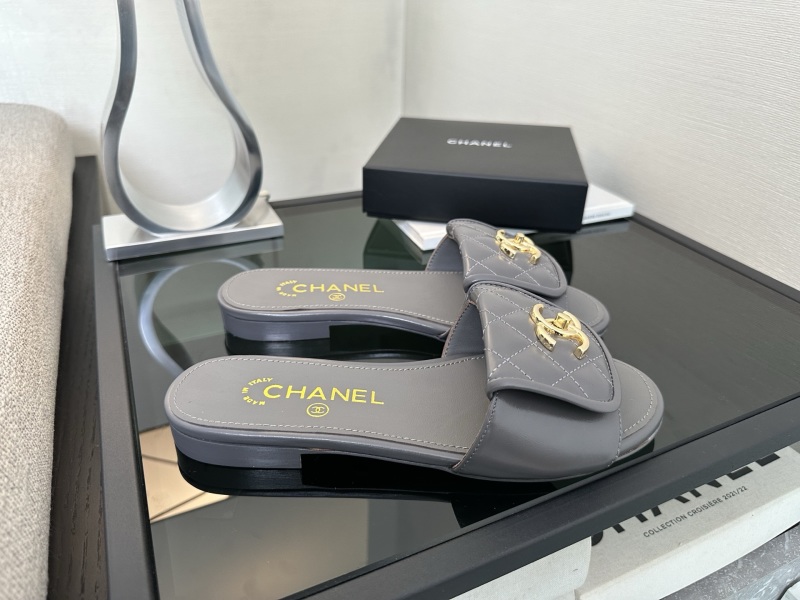 Сандалии Chanel серые