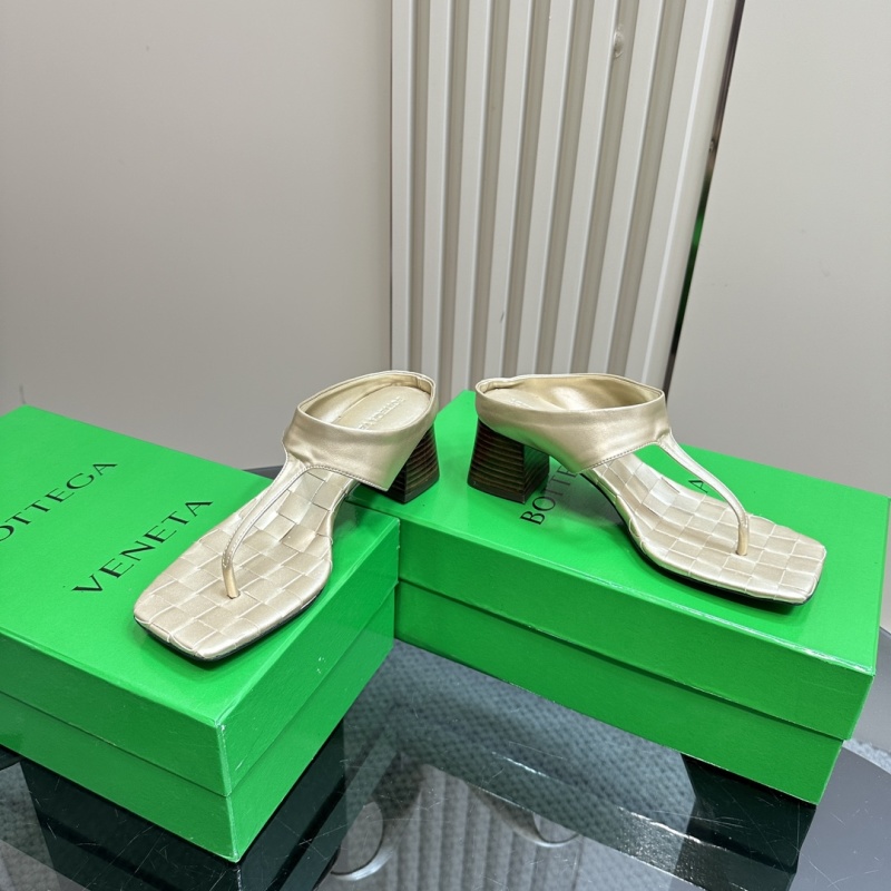 Женские босоножки на толстом каблуке с плетеным носком Bottega Veneta