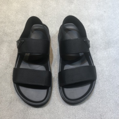 Шлёпанцы Prada