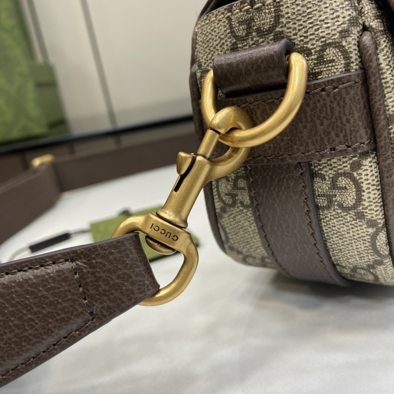 Сумка-кроссбоди Gucci с монограммой