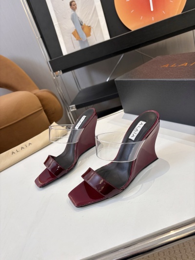 Женские лаковые мюли на клине Alaïa