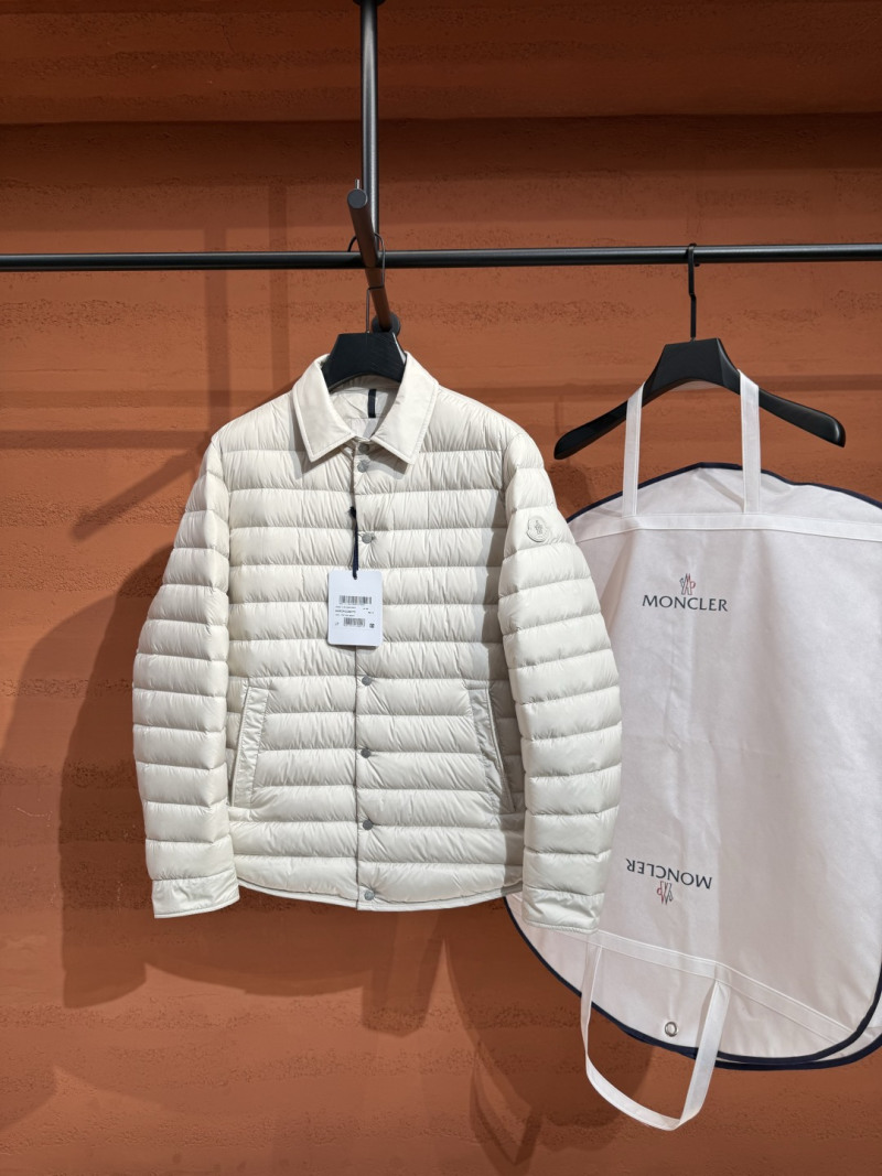 Пуховик Moncler