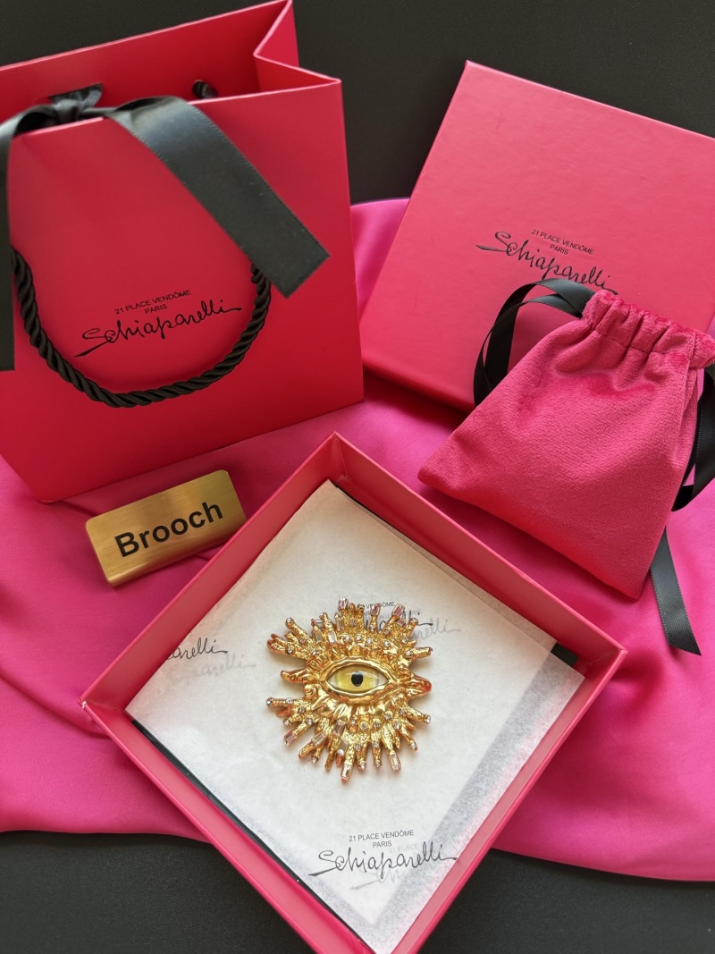 Брошь в виде глаза с кристаллами Schiaparelli