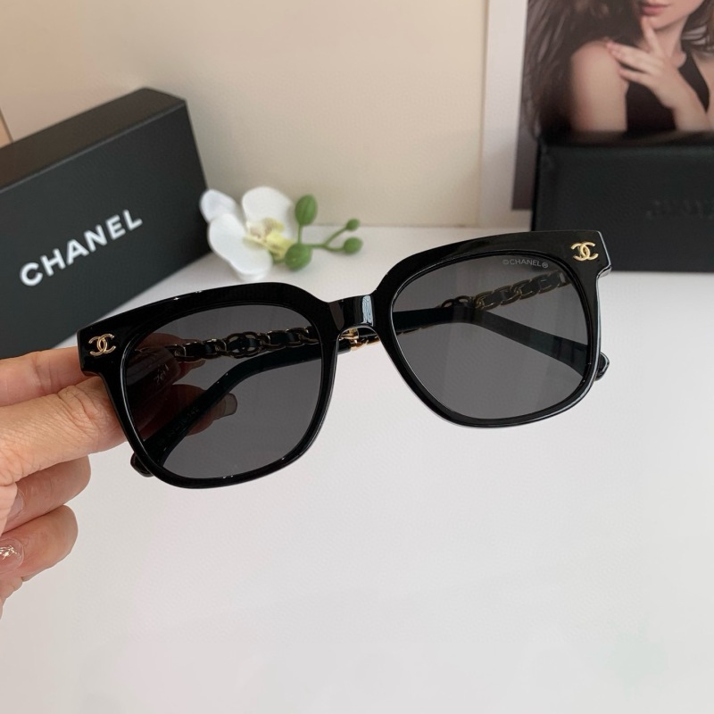 Солнечные очки Chanel черные в большой оправе
