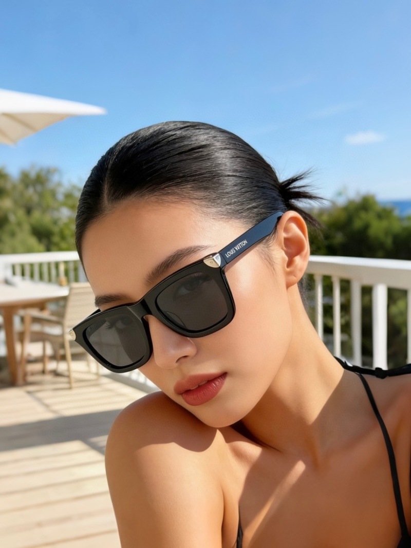 Черные солнцезащитные очки Louis Vuitton