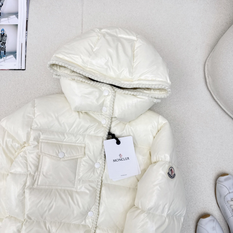 Пуховик Moncler