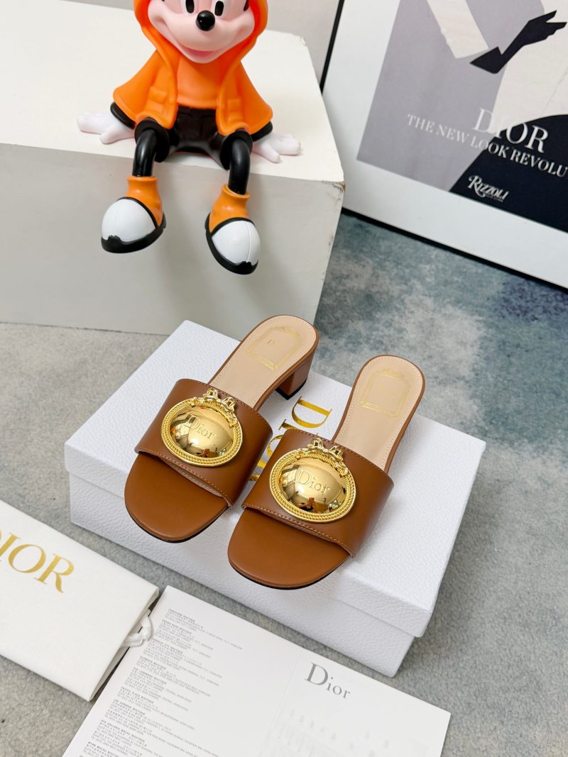 Женские шлепанцы Dior D-Lane на каблуке с золотой фурнитурой