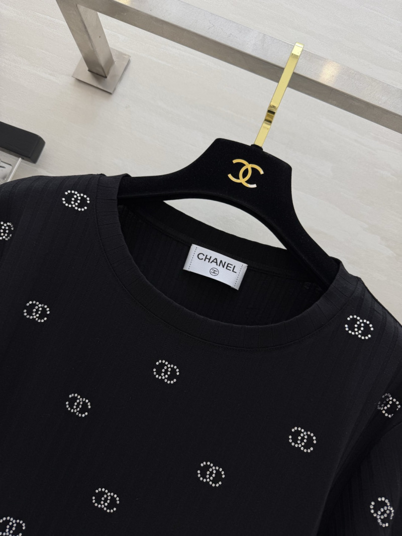 Футболка черная с декоративными стразами Chanel