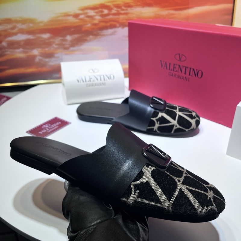 Шлёпанцы Valentino Garavani