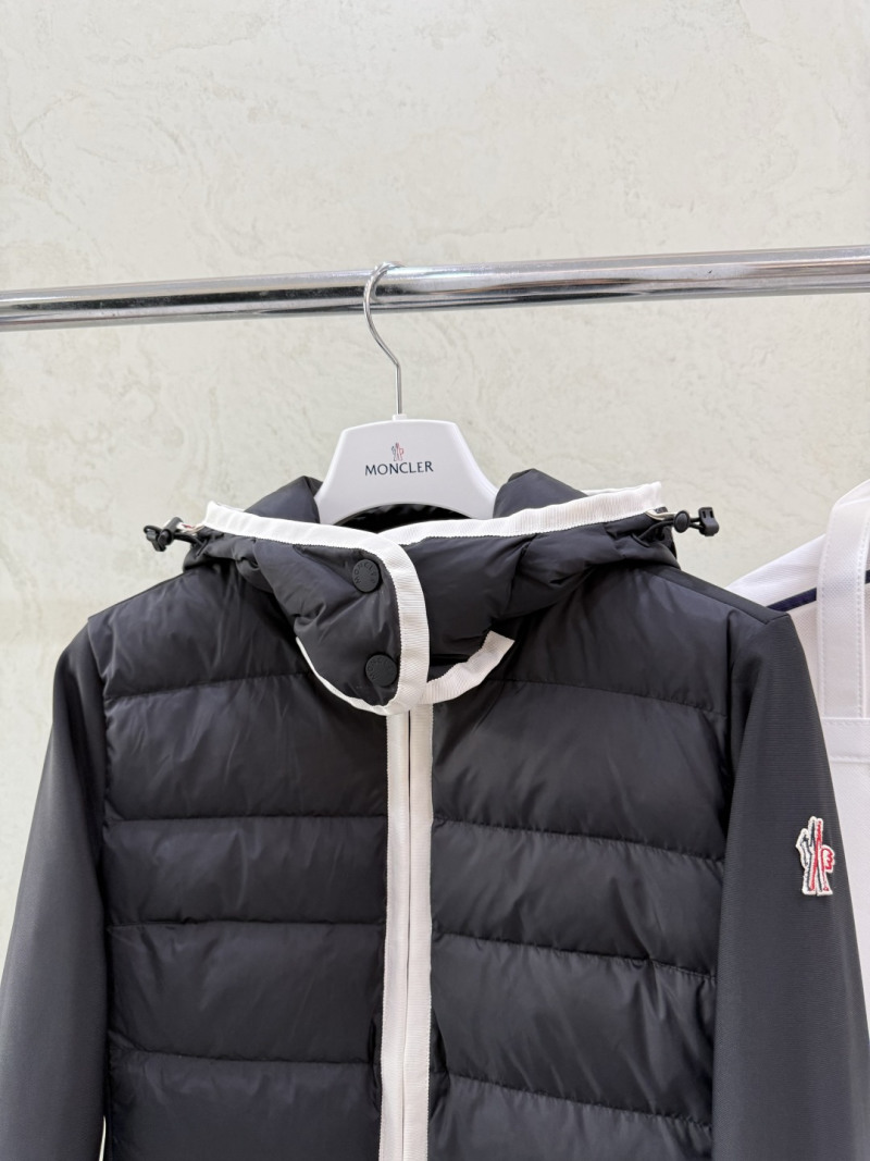 Пуховик Moncler
