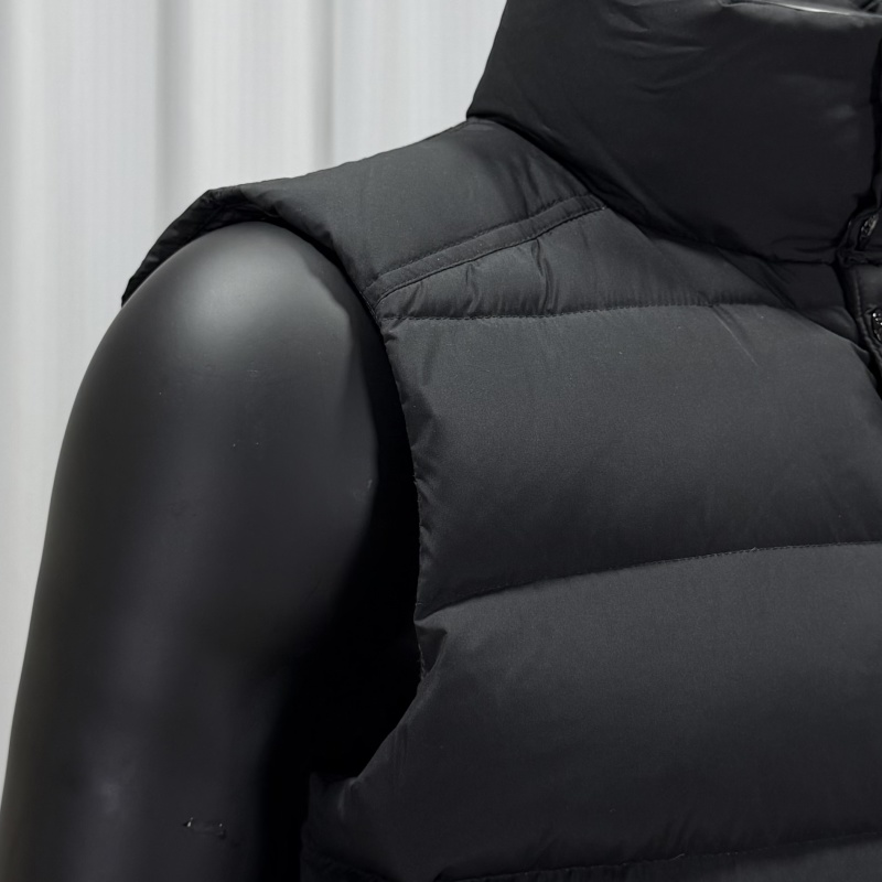Жилет Moncler