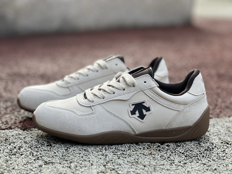Кроссовки мужские Descente Chron SLIM белые