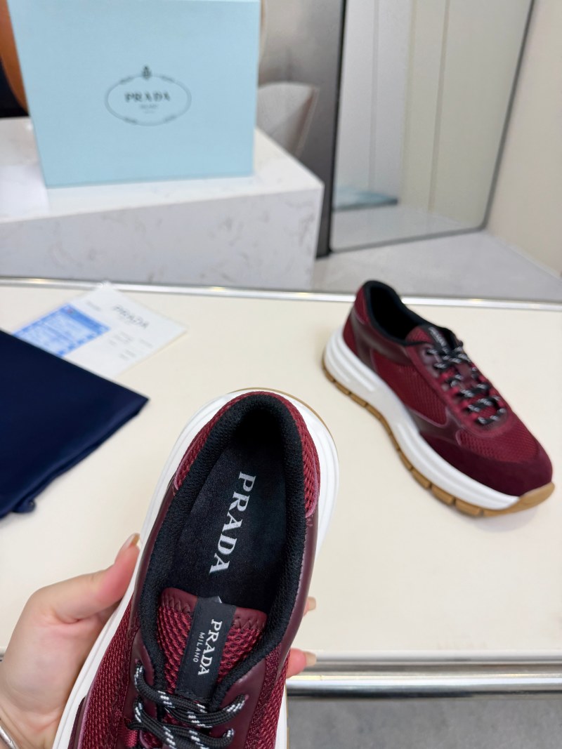Женские кроссовки комбинированные Prada