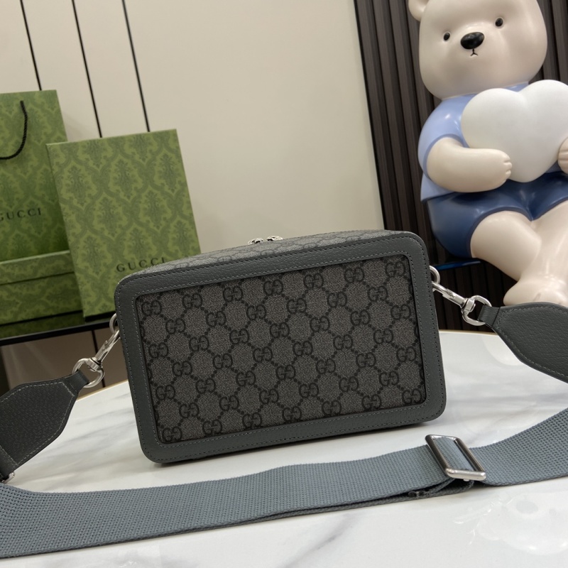 Плечевая сумка Gucci с монограммой