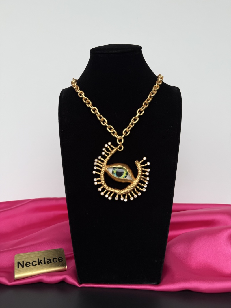 Колье с глазом Schiaparelli
