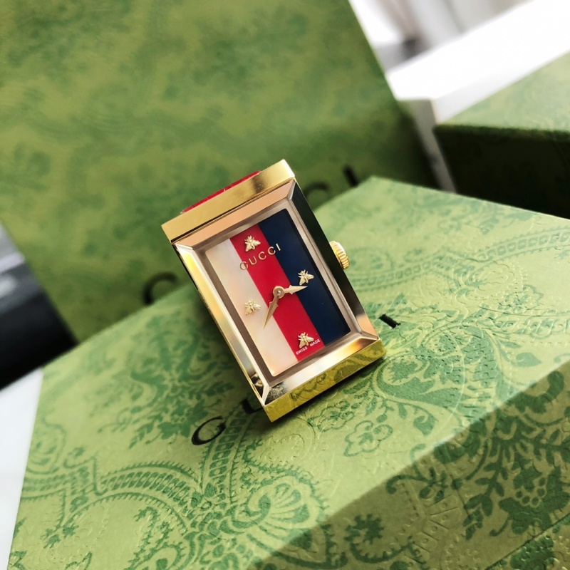 Часы Gucci