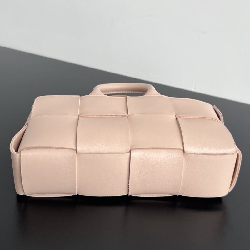 Сумка Mini Тоте Bottega Veneta с плетеными ручками