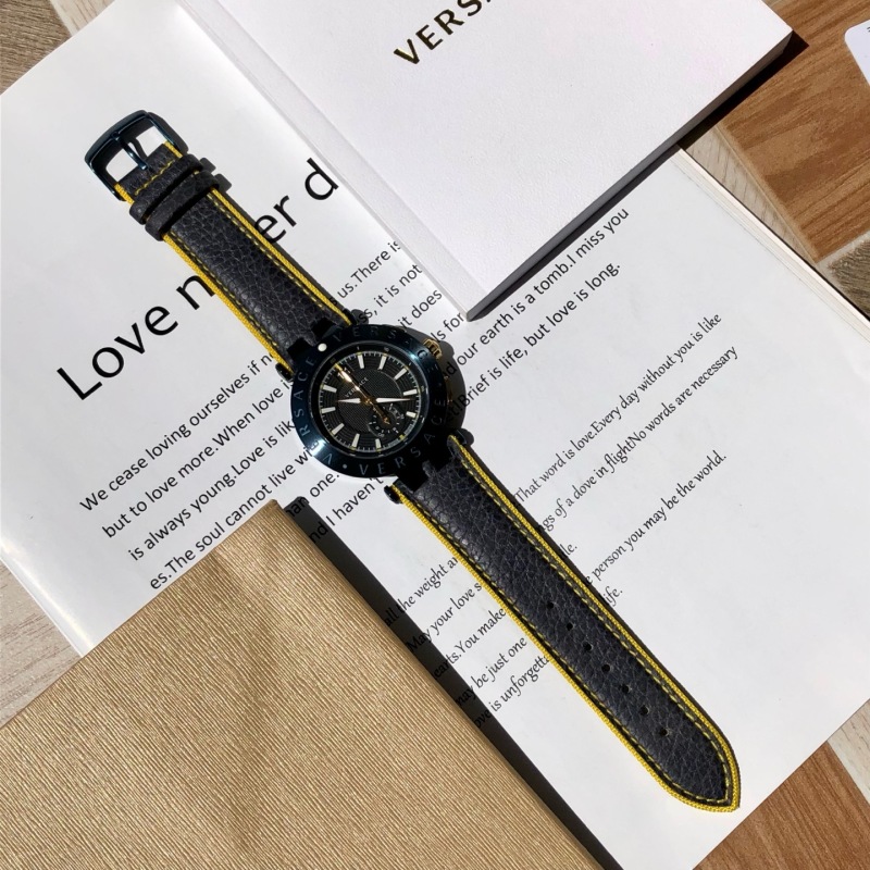 Часы Versace