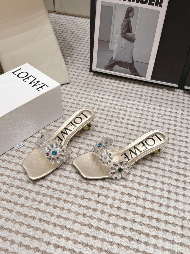 Женские сабо со стразами и цветочным декором Loewe