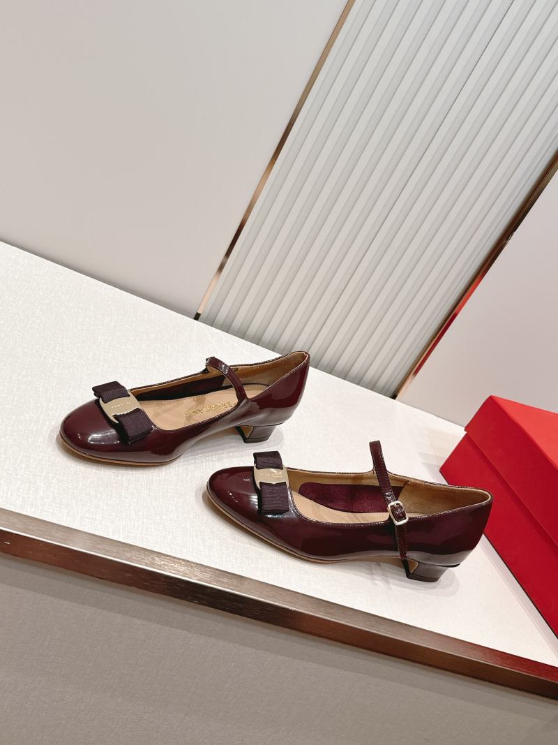 Туфли женские с бантом на устойчивом каблуке, лаковые Ferragamo