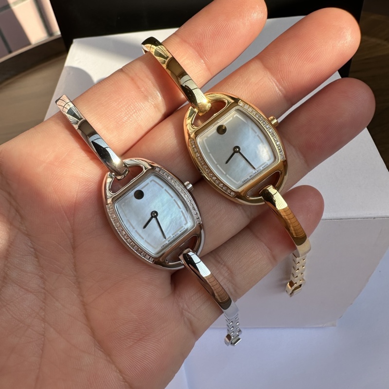 Часы Movado