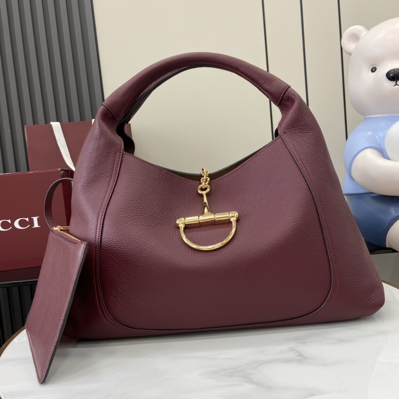 Сумка Gucci с золотой фурнитурой