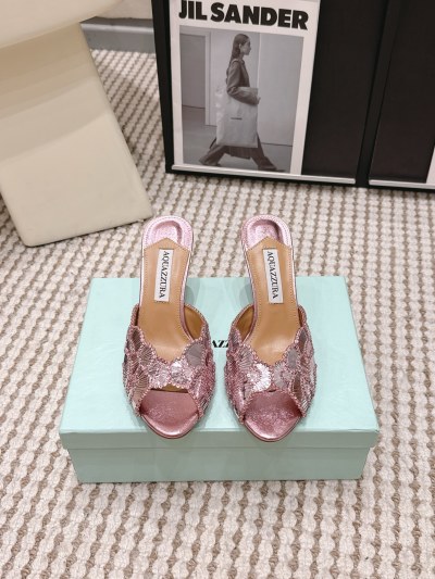 Розовые босоножки Aquazzura