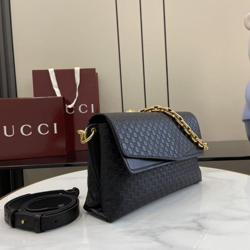 Сумка-кроссбоди Gucci с цепочкой