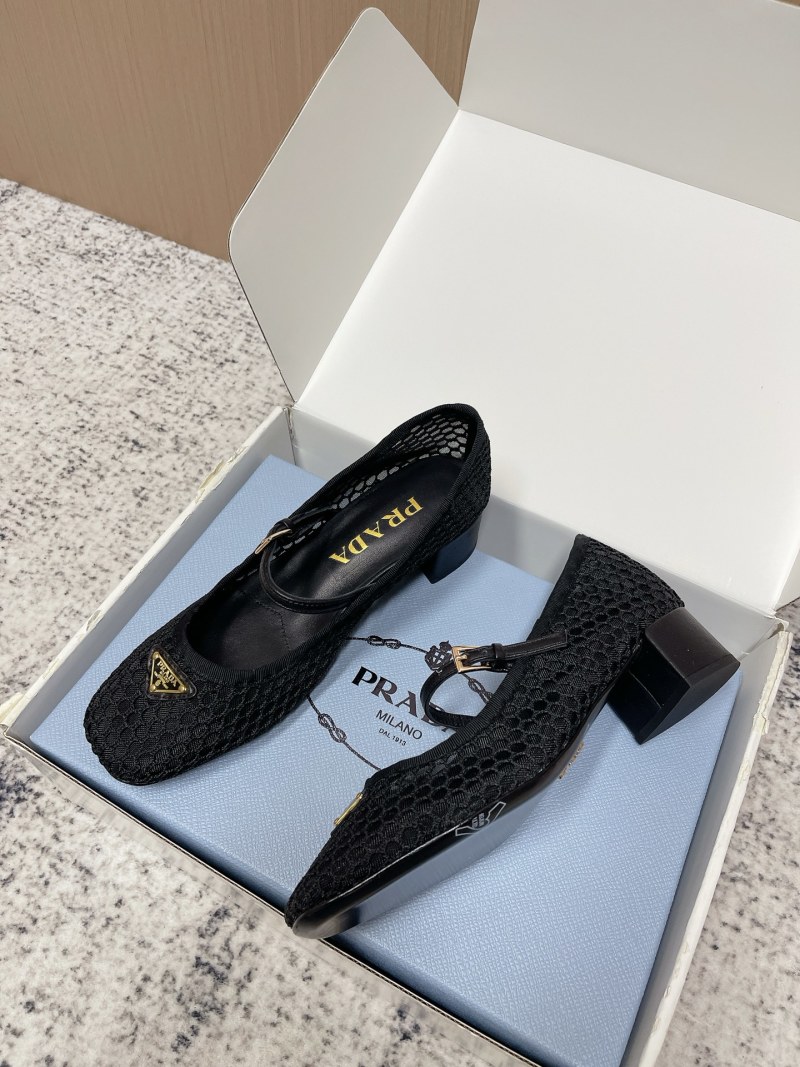Женские туфли-мари-джан на каблуке из сетки черные Prada